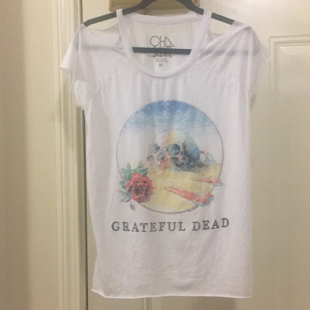 chaser Tee “ Grateful Dead “ Cold shoulder tee